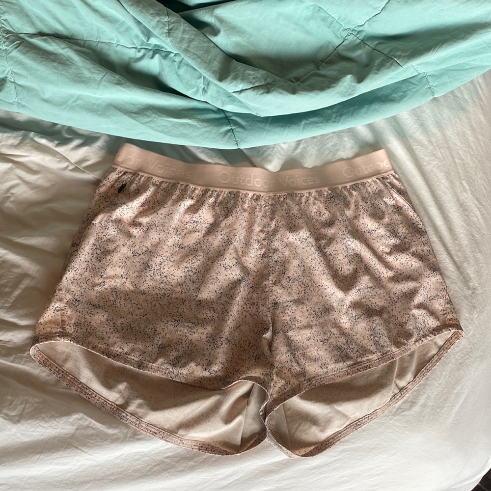 Outdoor Voices Relay 3” pink confetti running shorts XL
